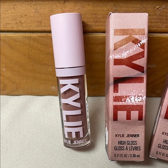 Kylie Cosmetics High Gloss Lip Gloss Duo - Brown and Red - Picture 2 of 14